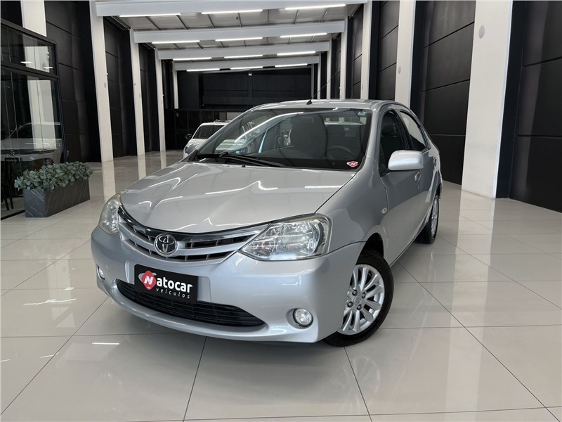 //www.autoline.com.br/carro/toyota/etios-15-sedan-xls-16v-flex-4p-manual/2013/osorio-rs/23544604