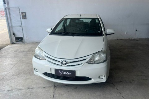//www.autoline.com.br/carro/toyota/etios-15-hatch-xs-16v-flex-4p-manual/2015/maceio-al/23686750