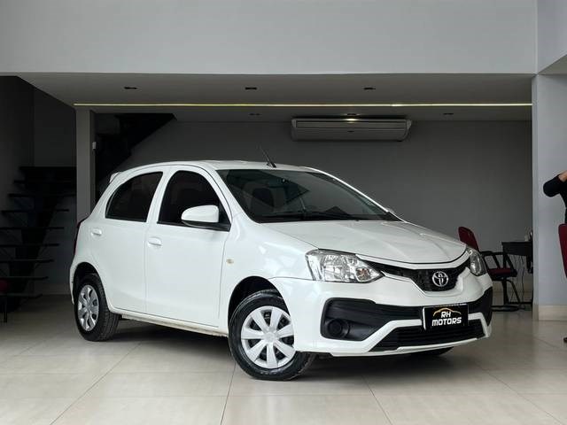//www.autoline.com.br/carro/toyota/etios-13-hatch-x-16v-flex-4p-manual/2018/cuiaba-mt/23846218