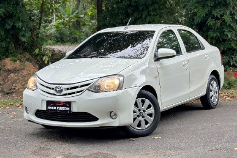 //www.autoline.com.br/carro/toyota/etios-15-sedan-x-16v-flex-4p-automatico/2017/manaus-am/23870034