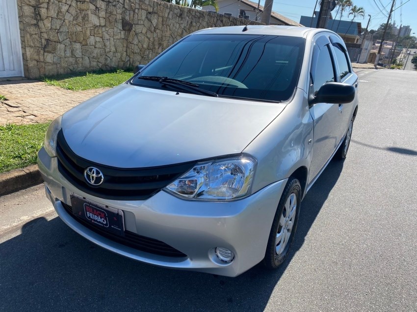 //www.autoline.com.br/carro/toyota/etios-13-hatch-16v-flex-4p-manual/2013/campinas-sp/23870787