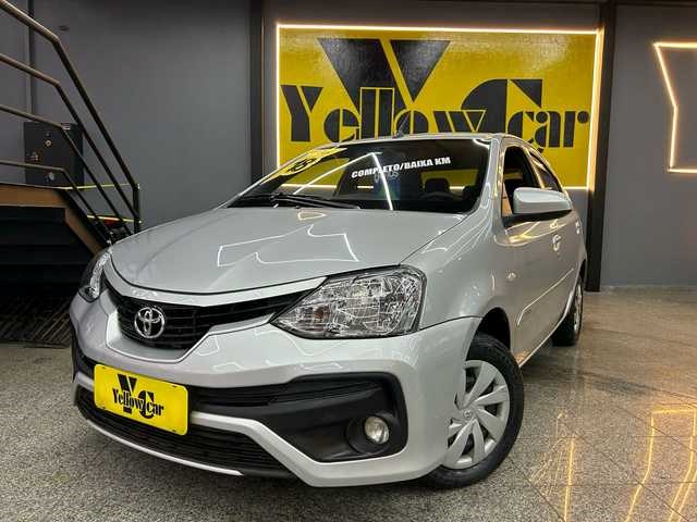 //www.autoline.com.br/carro/toyota/etios-15-sedan-xs-16v-flex-4p-automatico/2018/sao-paulo-sp/24269341