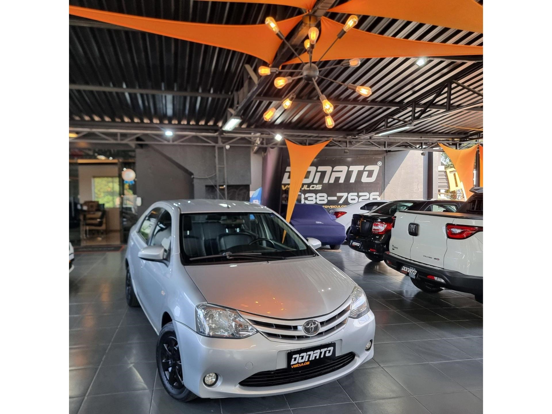 //www.autoline.com.br/carro/toyota/etios-15-sedan-xs-16v-flex-4p-manual/2015/blumenau-sc/24283411