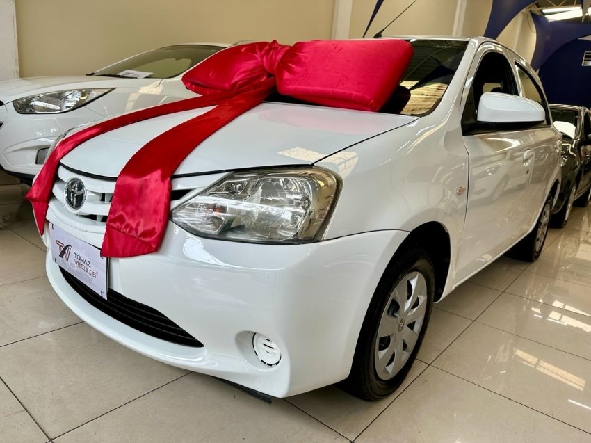 //www.autoline.com.br/carro/toyota/etios-13-hatch-x-16v-flex-4p-manual/2014/campinas-sp/24309579