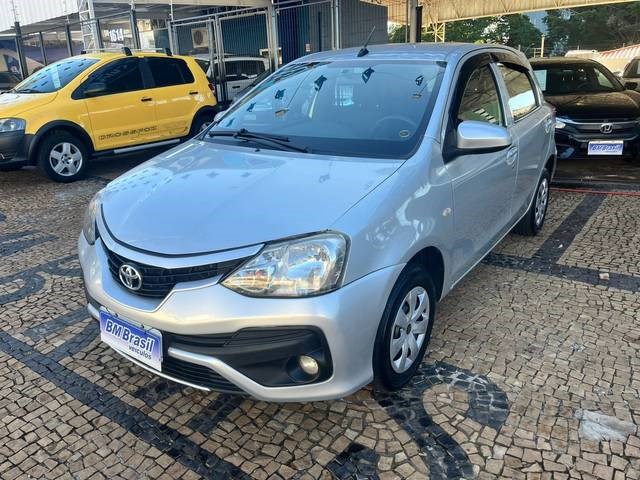 //www.autoline.com.br/carro/toyota/etios-13-hatch-x-16v-flex-4p-manual/2018/campinas-sp/24314073