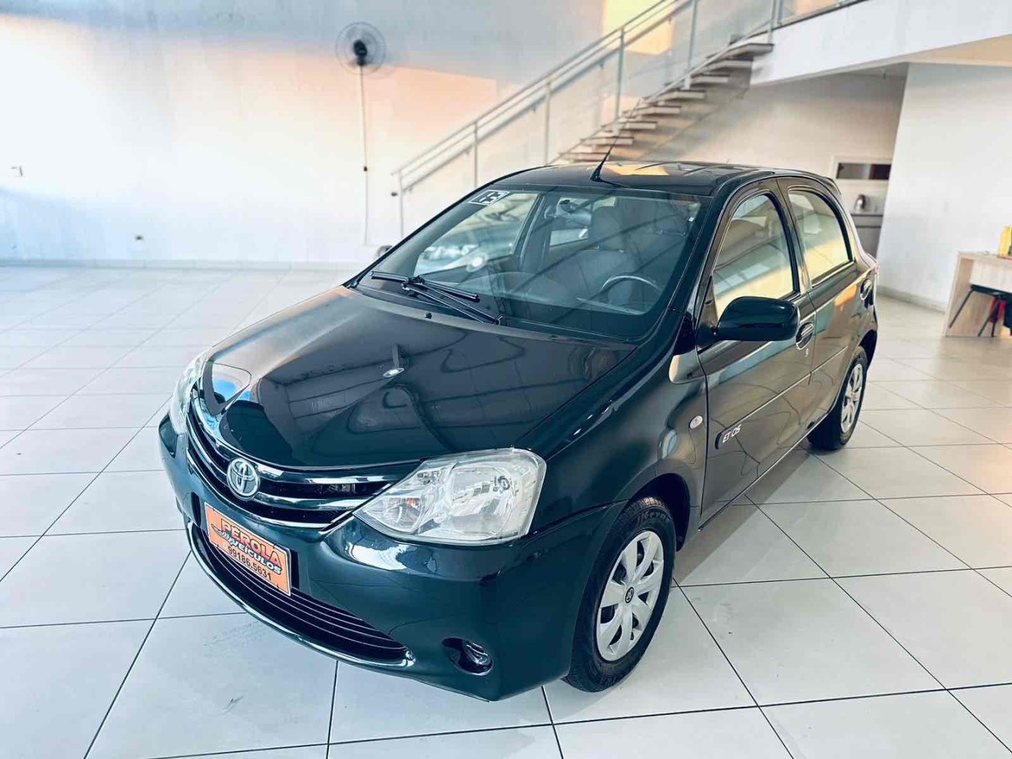 //www.autoline.com.br/carro/toyota/etios-13-hatch-xs-16v-flex-4p-manual/2013/santa-barbara-doeste-sp/24489395