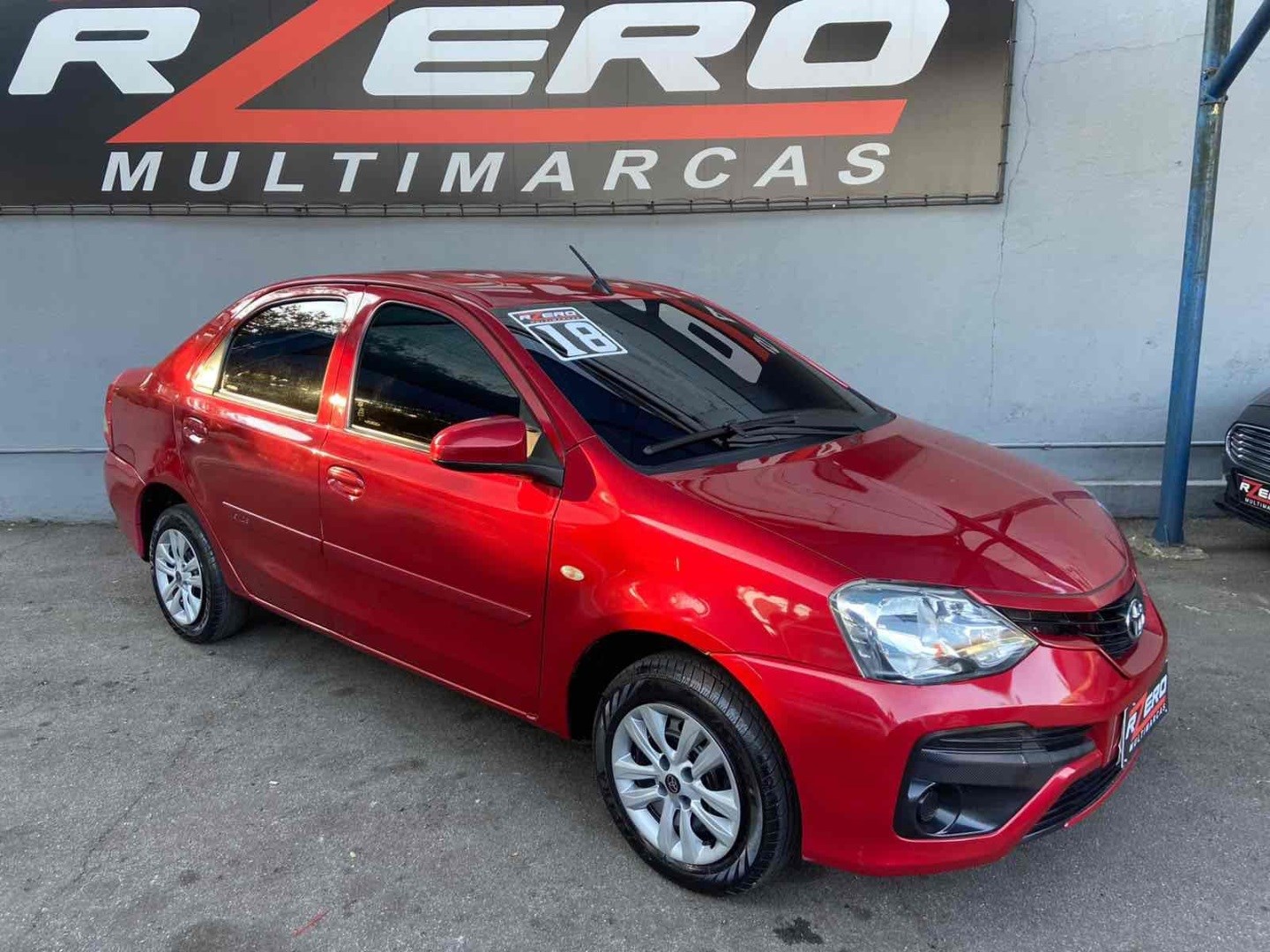 //www.autoline.com.br/carro/toyota/etios-15-sedan-xs-16v-flex-4p-manual/2018/sao-paulo-sp/24496045