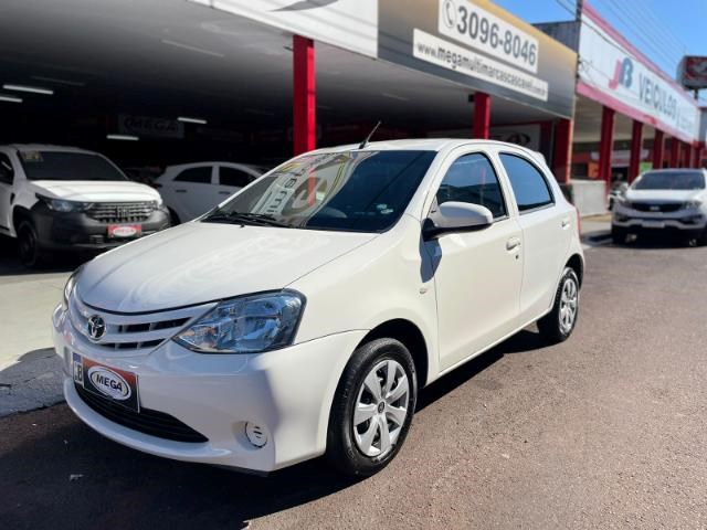//www.autoline.com.br/carro/toyota/etios-13-hatch-x-16v-flex-4p-manual/2017/cascavel-pr/24589662