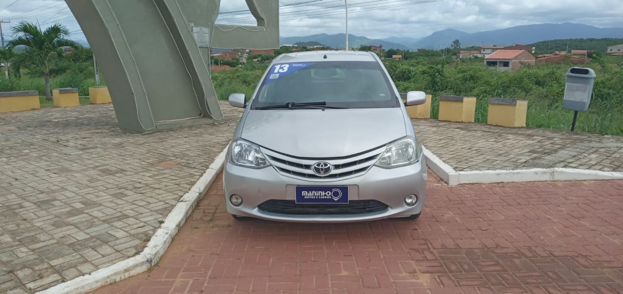 //www.autoline.com.br/carro/toyota/etios-13-hatch-16v-flex-4p-manual/2013/barreira-ce/24681868