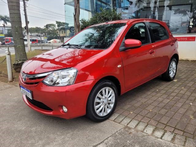 //www.autoline.com.br/carro/toyota/etios-15-hatch-xls-16v-flex-4p-manual/2014/santo-andre-sp/24733048