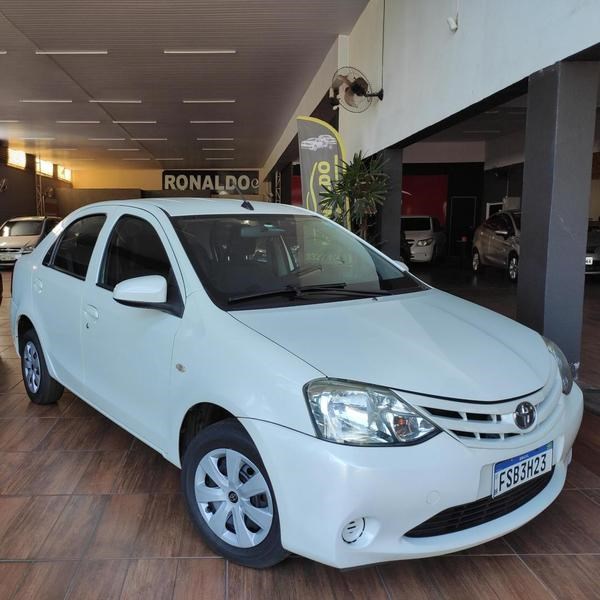 //www.autoline.com.br/carro/toyota/etios-15-sedan-x-16v-flex-4p-manual/2017/araraquara-sp/24739137