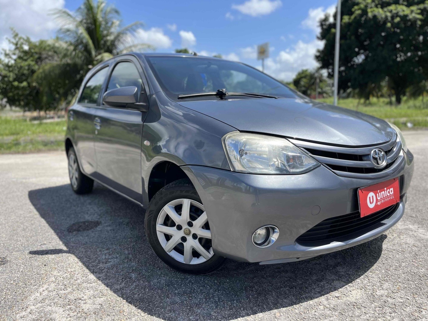 //www.autoline.com.br/carro/toyota/etios-13-hatch-x-16v-flex-4p-manual/2014/natal-rn/24757051