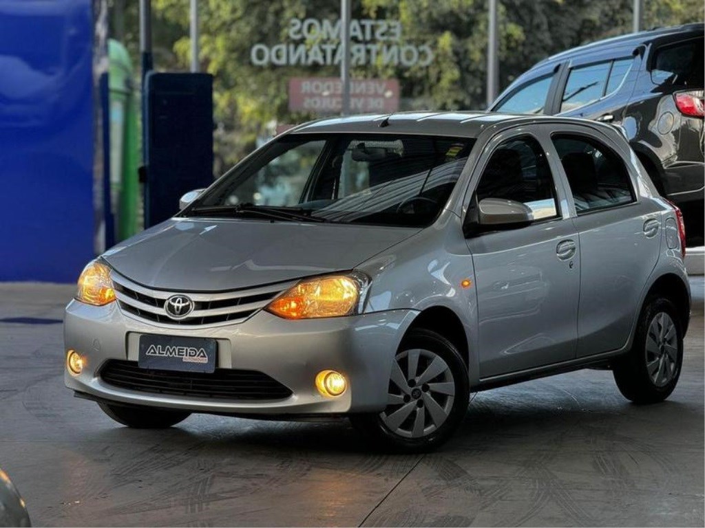 //www.autoline.com.br/carro/toyota/etios-13-hatch-x-16v-flex-4p-manual/2016/contagem-mg/24782334