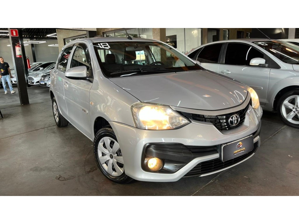 //www.autoline.com.br/carro/toyota/etios-15-hatch-xs-16v-flex-4p-manual/2018/santa-barbara-doeste-sp/24788048