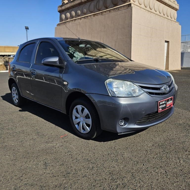 //www.autoline.com.br/carro/toyota/etios-13-hatch-x-16v-flex-4p-manual/2016/uberlandia-mg/24807803