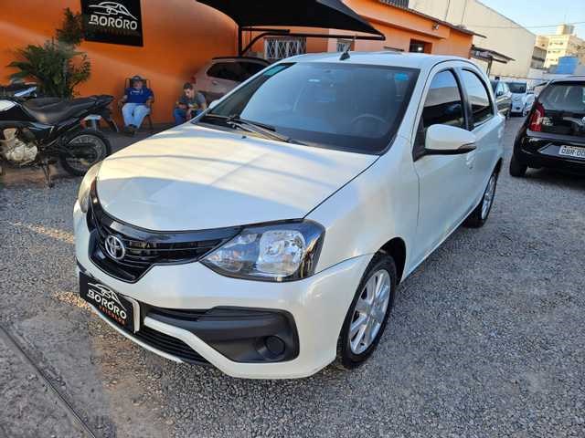 //www.autoline.com.br/carro/toyota/etios-15-hatch-x-plus-16v-flex-4p-manual/2019/cuiaba-mt/24824431