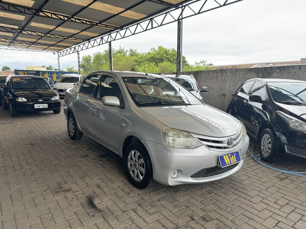 //www.autoline.com.br/carro/toyota/etios-15-sedan-xs-16v-flex-4p-manual/2013/gravatai-rs/24878639