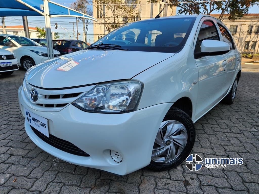 //www.autoline.com.br/carro/toyota/etios-15-hatch-xs-16v-flex-4p-automatico/2017/campinas-sp/24896698
