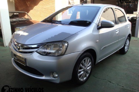 //www.autoline.com.br/carro/toyota/etios-15-hatch-xls-16v-flex-4p-manual/2014/bauru-sp/24911619