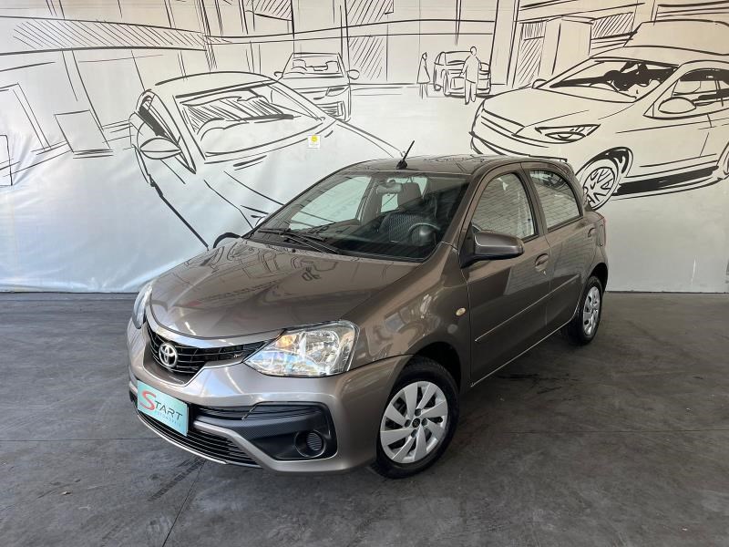 //www.autoline.com.br/carro/toyota/etios-15-hatch-xs-16v-flex-4p-automatico/2018/recife-pe/24920467