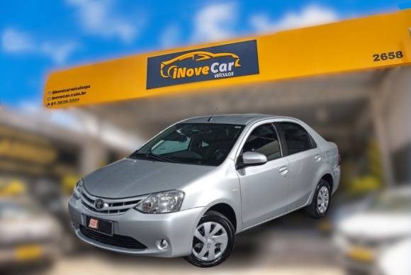//www.autoline.com.br/carro/toyota/etios-15-hatch-xs-16v-flex-4p-automatico/2017/recife-pe/24934255
