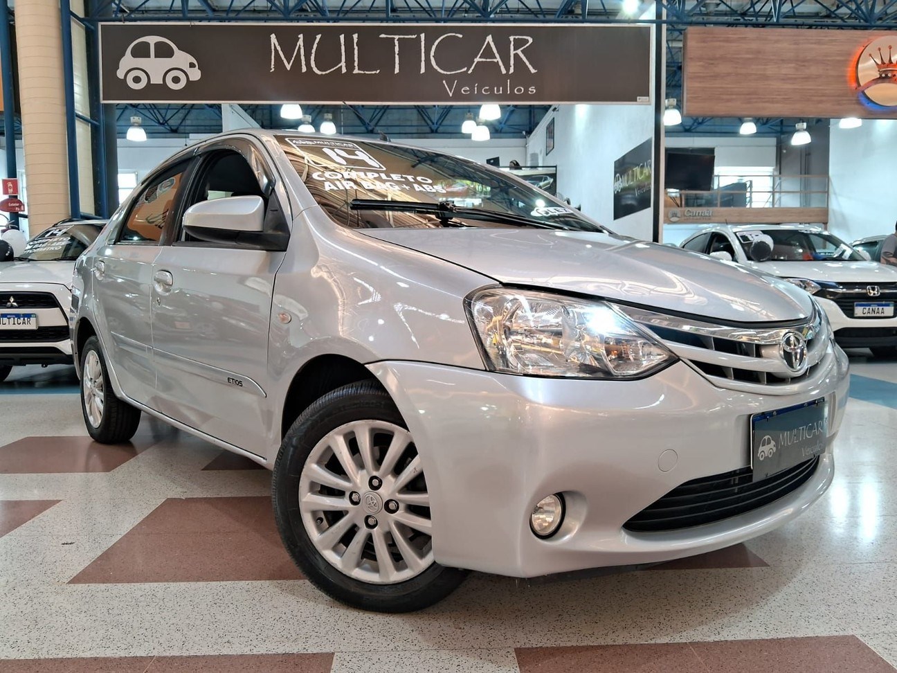 //www.autoline.com.br/carro/toyota/etios-15-sedan-xls-16v-flex-4p-manual/2014/santo-andre-sp/24941119
