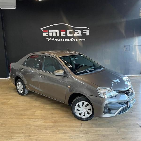 //www.autoline.com.br/carro/toyota/etios-15-hatch-xs-16v-flex-4p-manual/2018/canoinhas-sc/24947899