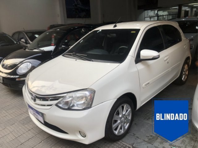 //www.autoline.com.br/carro/toyota/etios-15-hatch-xls-16v-flex-4p-automatico/2017/sao-paulo-sp/24959171