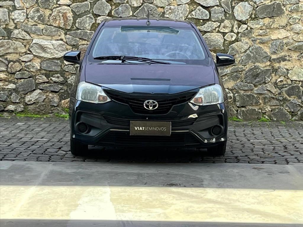 //www.autoline.com.br/carro/toyota/etios-13-hatch-x-16v-flex-4p-automatico/2018/salvador-ba/24966716