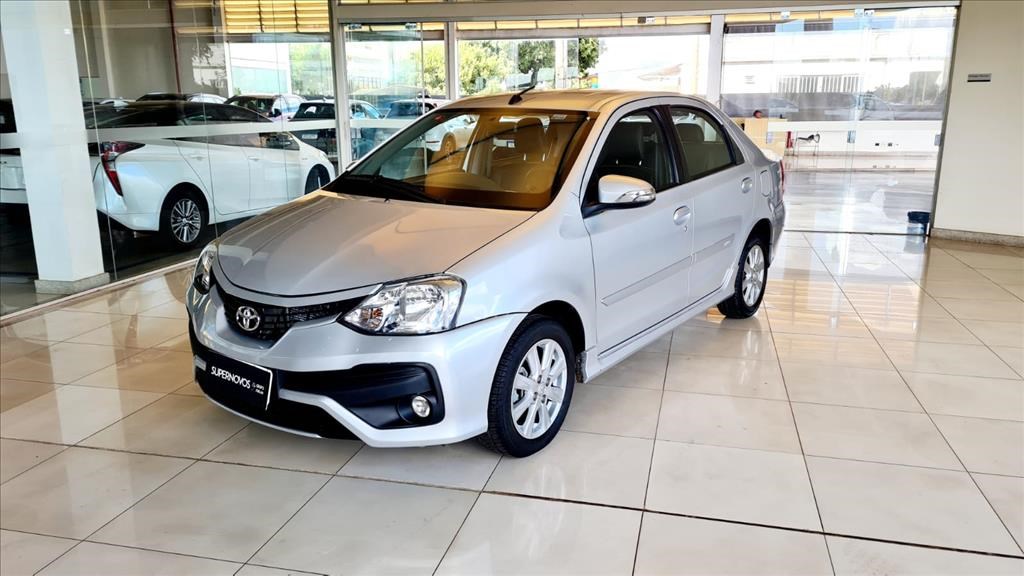 //www.autoline.com.br/carro/toyota/etios-15-sedan-xls-16v-flex-4p-automatico/2018/brasilia-df/24973272