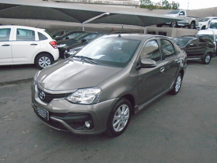 //www.autoline.com.br/carro/toyota/etios-15-sedan-xs-16v-flex-4p-automatico/2018/campinas-sp/24995655