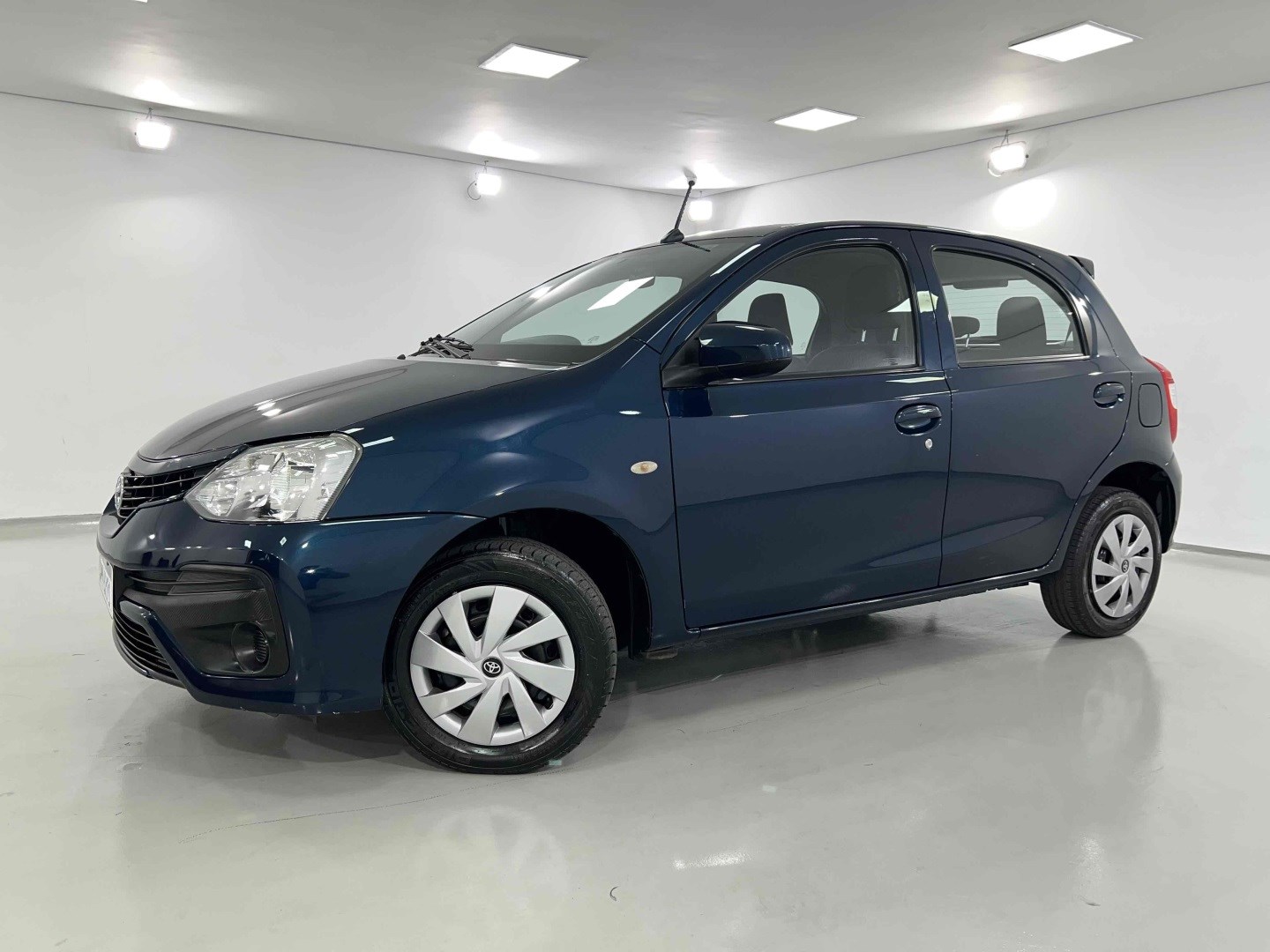 //www.autoline.com.br/carro/toyota/etios-13-hatch-x-16v-flex-4p-manual/2018/belo-horizonte-mg/25032446