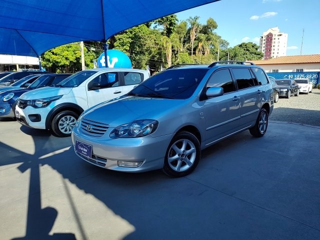 //www.autoline.com.br/carro/toyota/fielder-18-xei-16v-flex-4p-automatico/2005/indaiatuba-sp/23610864