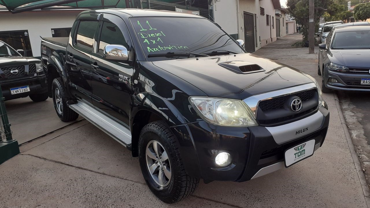 //www.autoline.com.br/carro/toyota/hilux-30-cd-srv-16v-diesel-4p-4x4-turbo-automatico/2011/piracicaba-sp/21377260