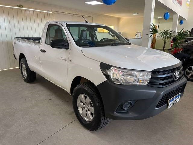 //www.autoline.com.br/carro/toyota/hilux-28-cs-16v-diesel-2p-4x4-turbo-manual/2017/assis-sp/22242560