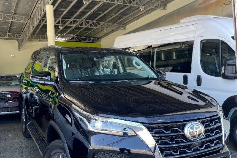 //www.autoline.com.br/carro/toyota/hilux-28-cd-srx-16v-diesel-4p-4x4-turbo-automatico/2024/fortaleza-ce/22428331