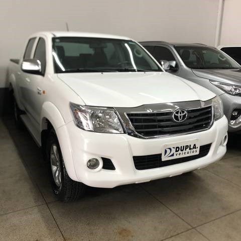 //www.autoline.com.br/carro/toyota/hilux-27-cd-srv-16v-flex-4p-4x4-automatico/2013/aracatuba-sp/23191058