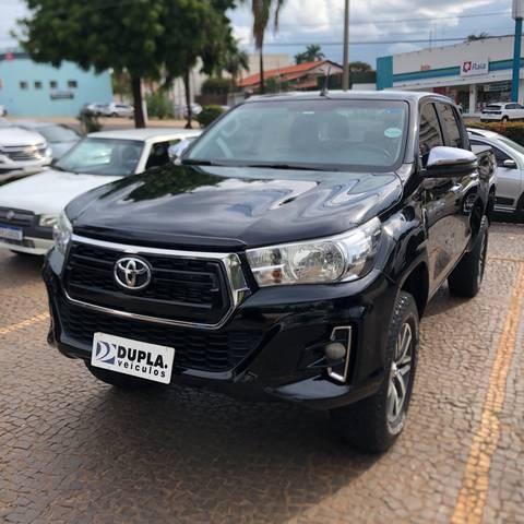 //www.autoline.com.br/carro/toyota/hilux-28-cd-srv-16v-diesel-4p-4x4-turbo-automatico/2020/aracatuba-sp/23473389