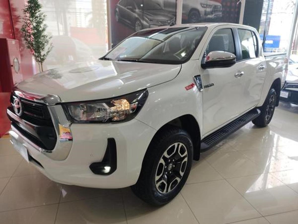 //www.autoline.com.br/carro/toyota/hilux-28-cd-srv-diesel-4p-4x4-turbo-automatico/2024/anapolis-go/23489309