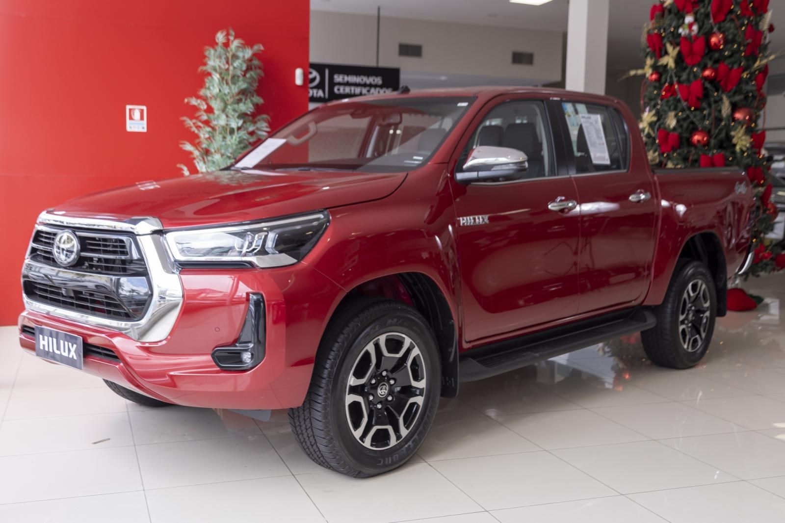 //www.autoline.com.br/carro/toyota/hilux-28-cd-srx-diesel-4p-4x4-turbo-automatico/2024/anapolis-go/23489556