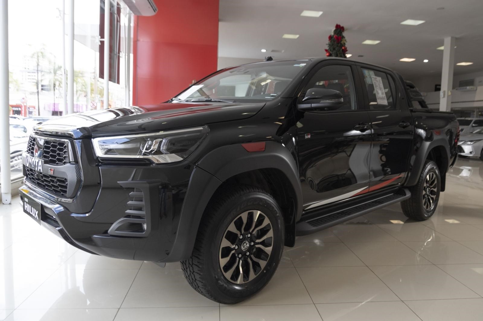 //www.autoline.com.br/carro/toyota/hilux-28-cd-gr-s-wt-diesel-4p-4x4-turbo-automatico/2024/anapolis-go/23493905
