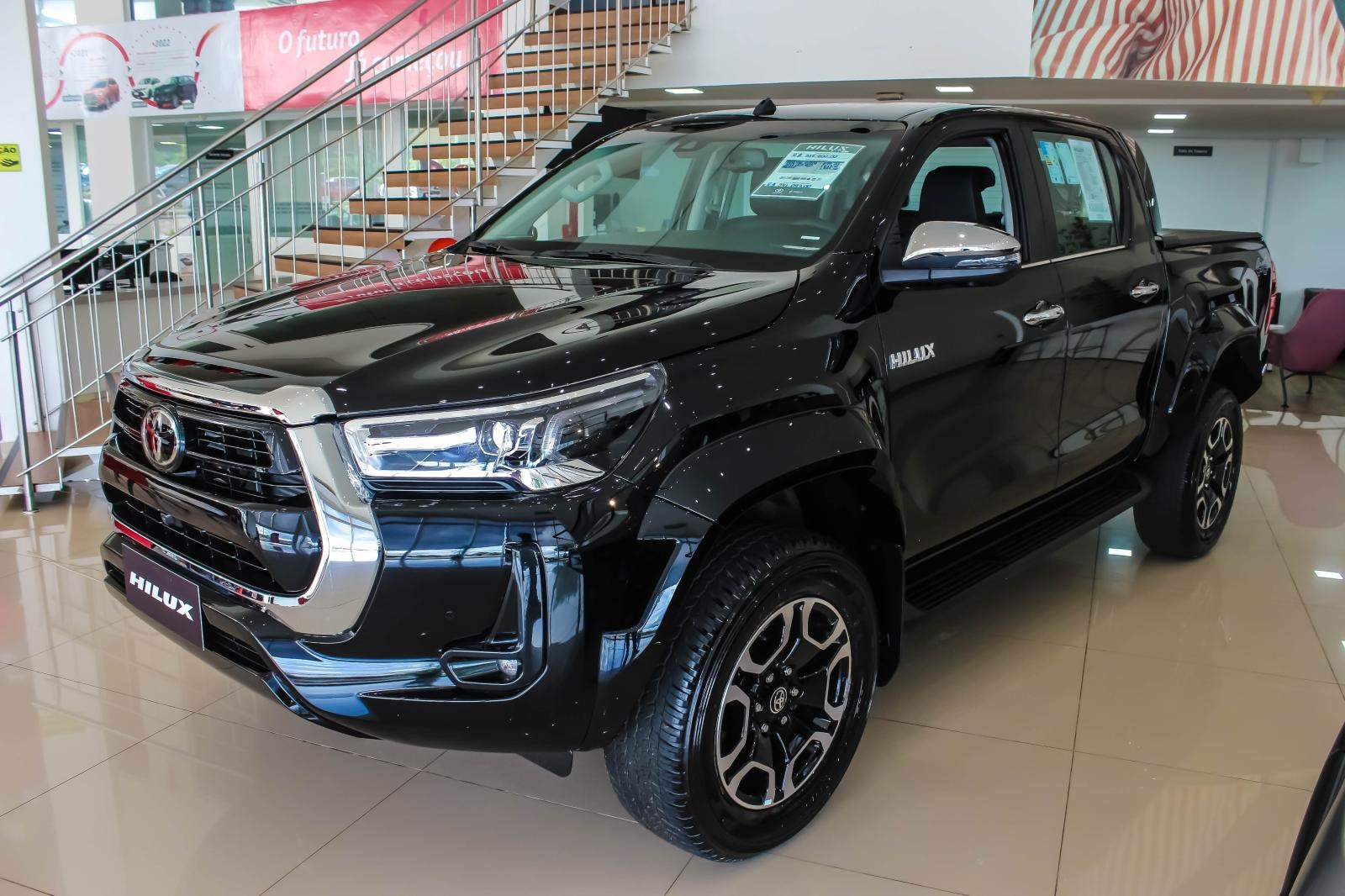 //www.autoline.com.br/carro/toyota/hilux-28-cd-srx-plus-diesel-4p-4x4-turbo-automatico/2024/anapolis-go/23493925