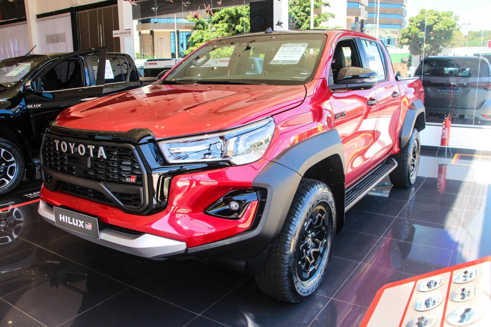 //www.autoline.com.br/carro/toyota/hilux-28-cd-gr-s-wt-diesel-4p-4x4-turbo-automatico/2024/anapolis-go/23512992