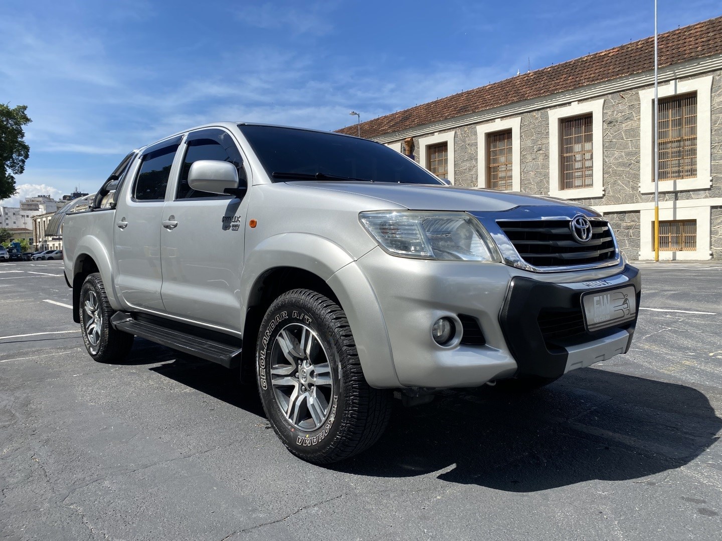 //www.autoline.com.br/carro/toyota/hilux-27-sr-cd-16v-flex-4p-automatico/2014/rio-de-janeiro-rj/23518510
