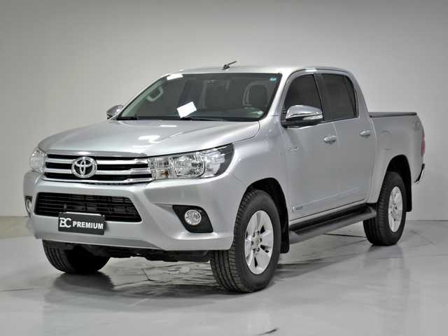 //www.autoline.com.br/carro/toyota/hilux-28-cd-srv-16v-diesel-4p-4x4-turbo-automatico/2017/curitiba-pr/23869797