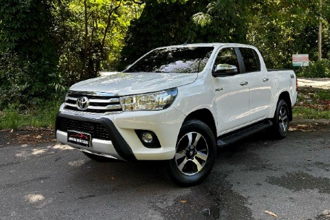 //www.autoline.com.br/carro/toyota/hilux-28-cd-srv-16v-diesel-4p-4x4-turbo-automatico/2018/manaus-am/23917869