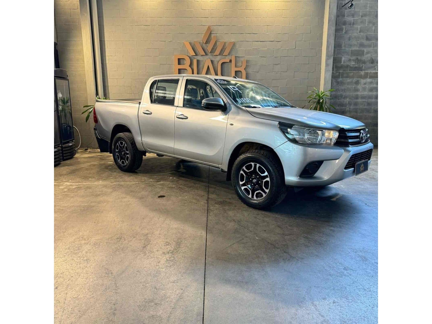 //www.autoline.com.br/carro/toyota/hilux-28-cd-std-narrow-16v-diesel-4p-4x4-turbo-manu/2019/rio-de-janeiro-rj/23956128