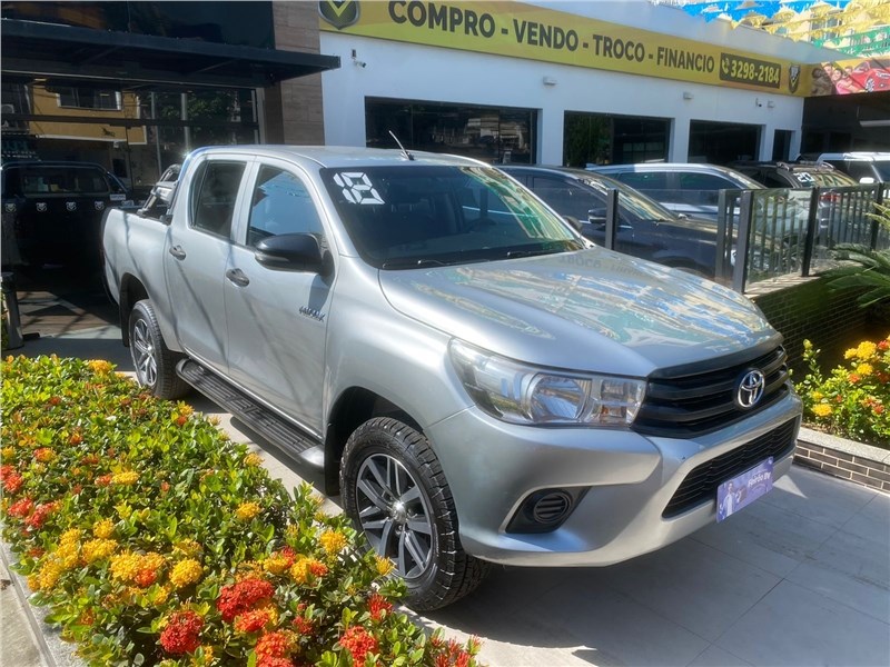//www.autoline.com.br/carro/toyota/hilux-28-cd-std-16v-diesel-4p-4x4-turbo-manual/2018/rio-de-janeiro-rj/24012296