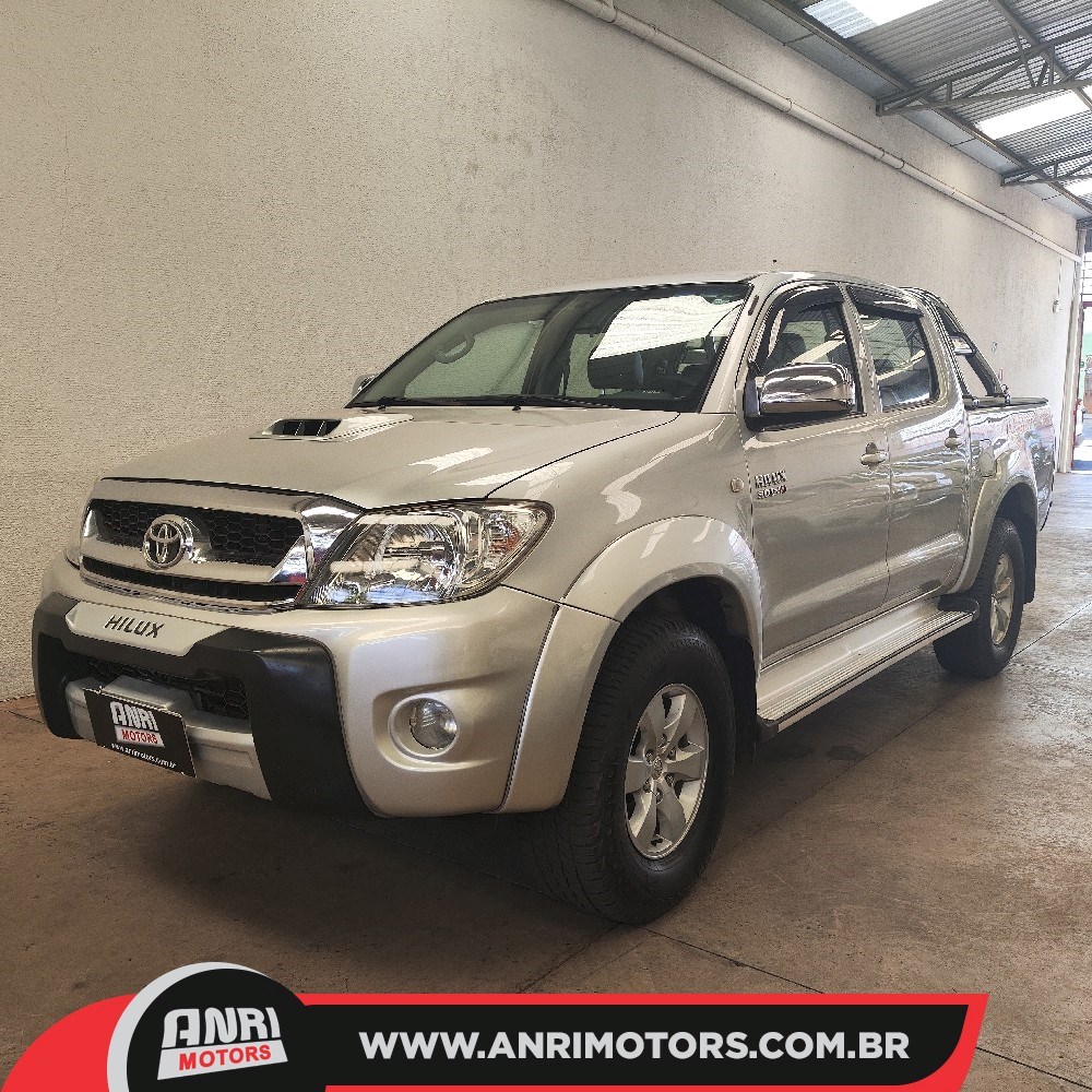 //www.autoline.com.br/carro/toyota/hilux-30-cd-srv-16v-diesel-4p-4x4-turbo-automatico/2011/uberlandia-mg/24129298