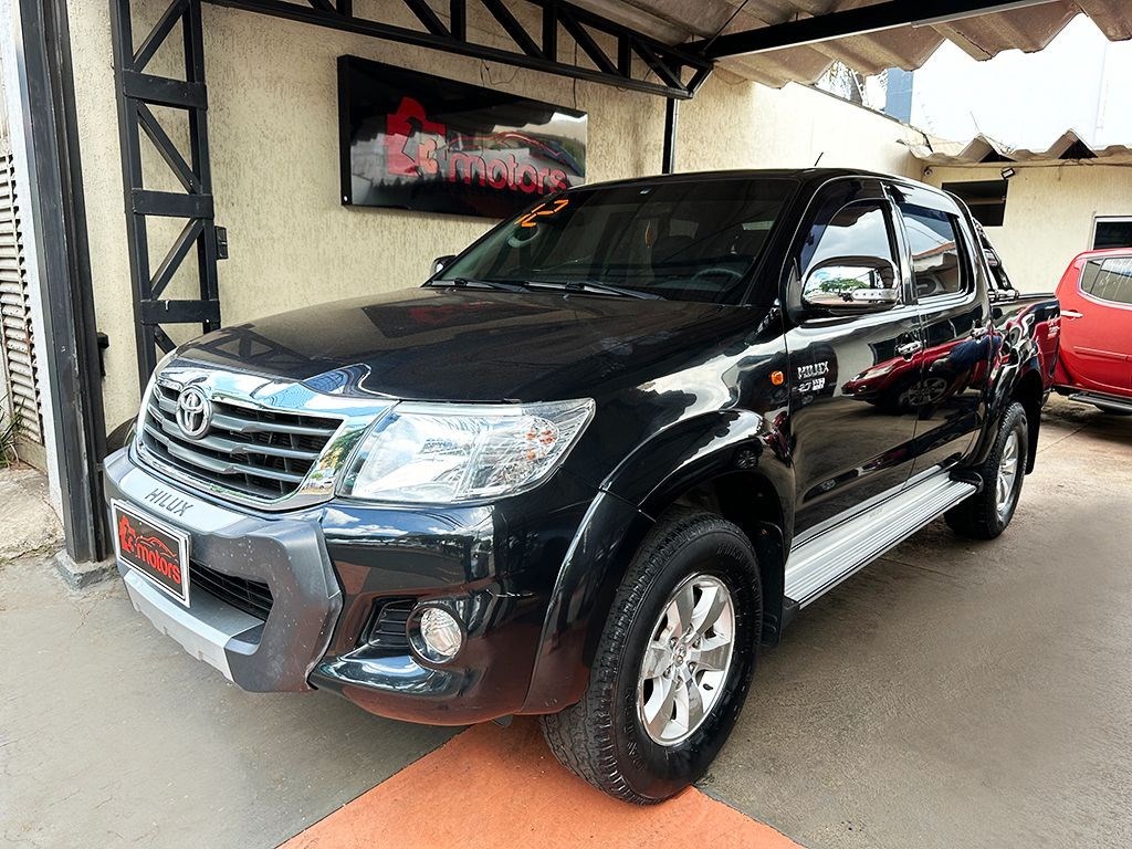 //www.autoline.com.br/carro/toyota/hilux-27-cd-sr-16v-flex-4p-automatico/2012/ribeirao-preto-sp/24133158
